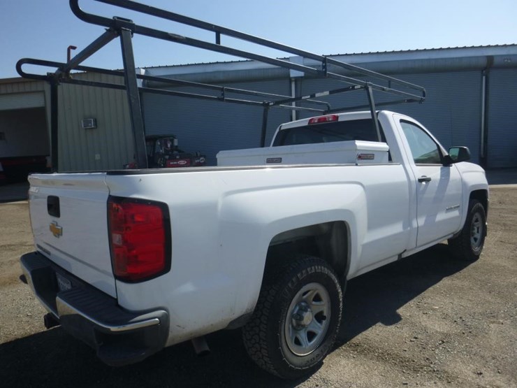 2016-chevrolet-1500-image-3