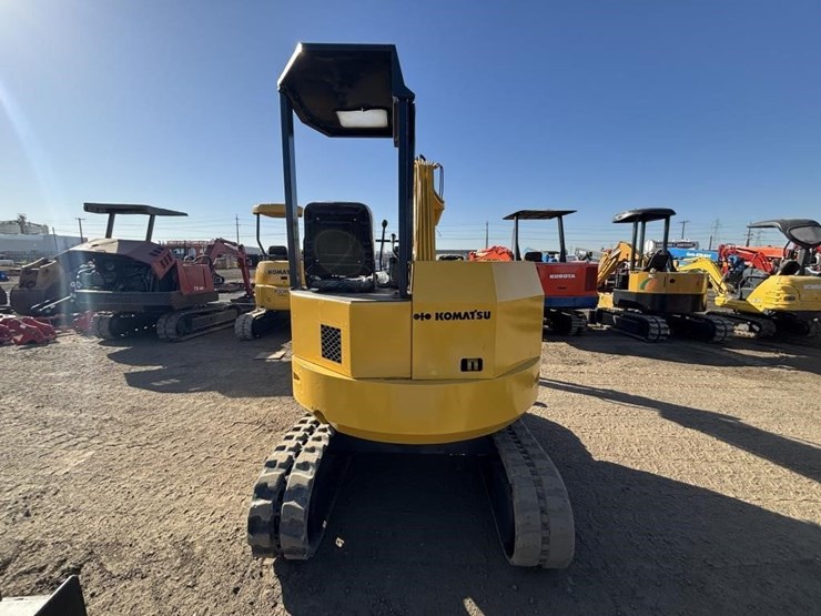 komatsu-pc28uu-image-8