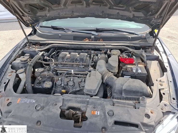 2017-ford-taurus-image-9