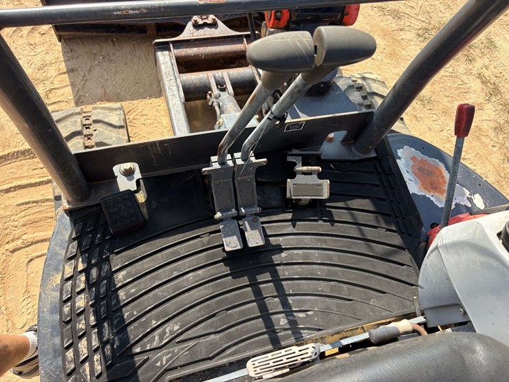 2016-kubota-kx91-3-image-9