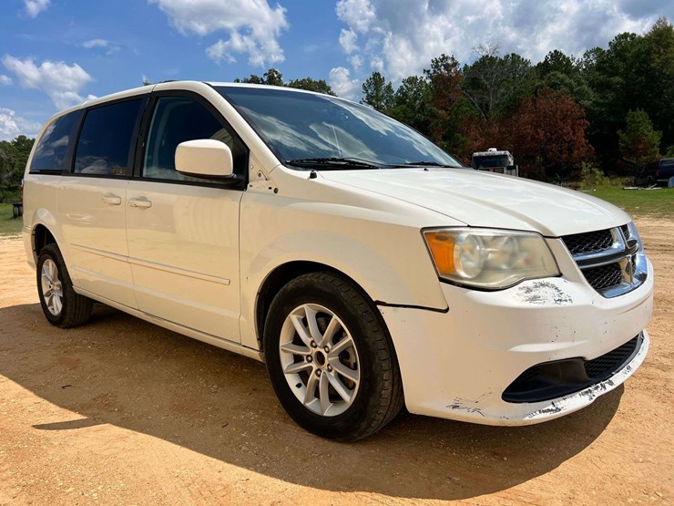 2013-dodge-grand-caravan-image-4