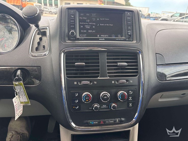 2013-dodge-grand-caravan-image-14