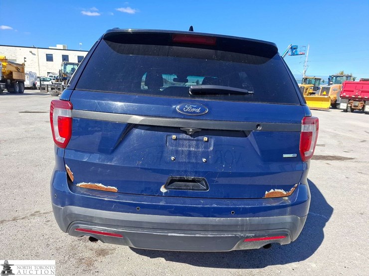 2016-ford-explorer-image-6