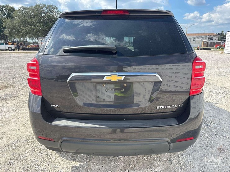 2016-chevrolet-equinox-image-24
