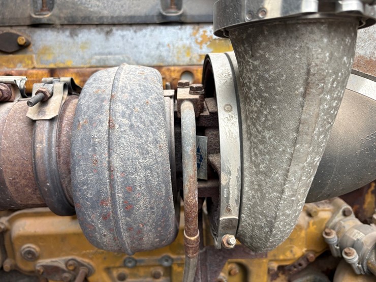 2009-caterpillar-c13-image-41