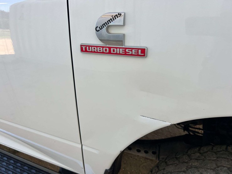 2023-dodge-3500-image-42
