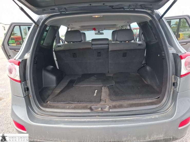 2010-hyundai-santa-fe-image-19
