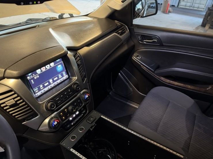 2019-chevrolet-tahoe-image-27
