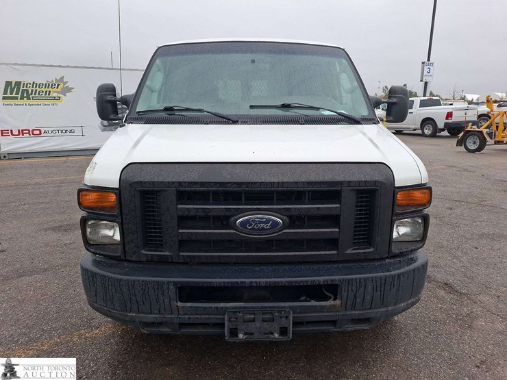 2009-ford-cargo-image-2
