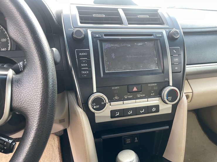 2014-toyota-camry-le-4-door-sedan-(170,014-miles)-image-13