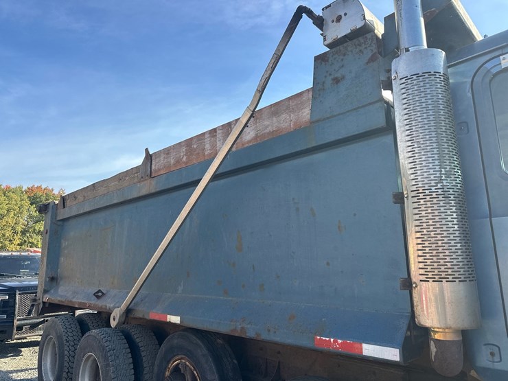 1994-mack-cl713-image-21