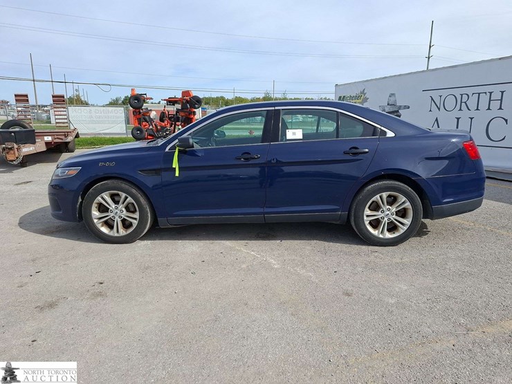 2017-ford-taurus-image-8