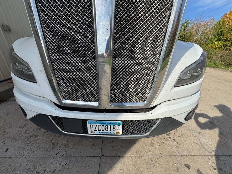 2022-kenworth-t680-image-33