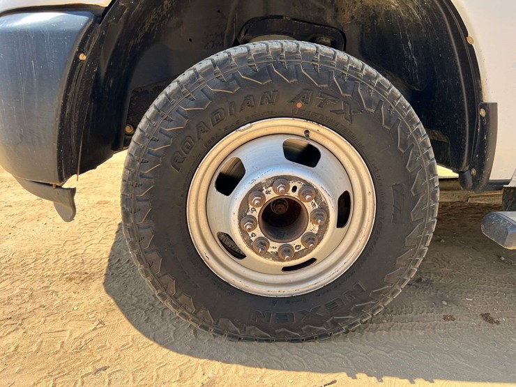 2015-dodge-3500-image-38