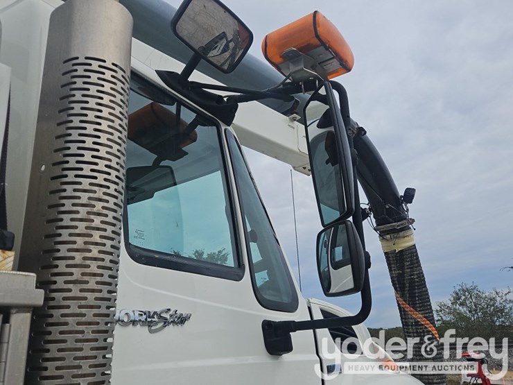 2012-vactor-2100-image-59