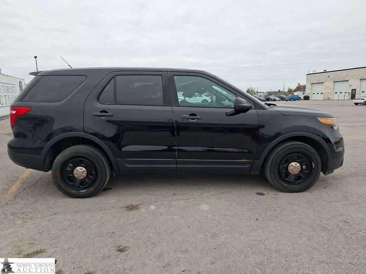 2015-ford-explorer-image-4