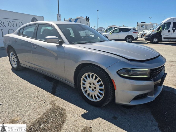 2016-dodge-charger-image-3