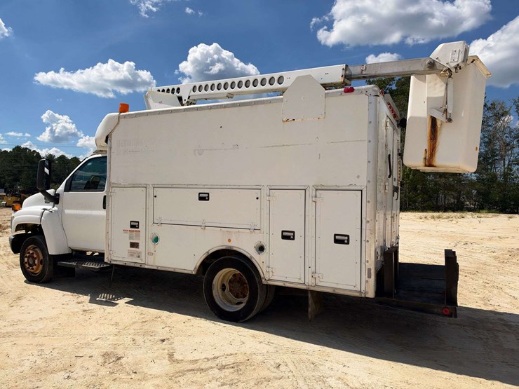 2008-utility-van-image-2