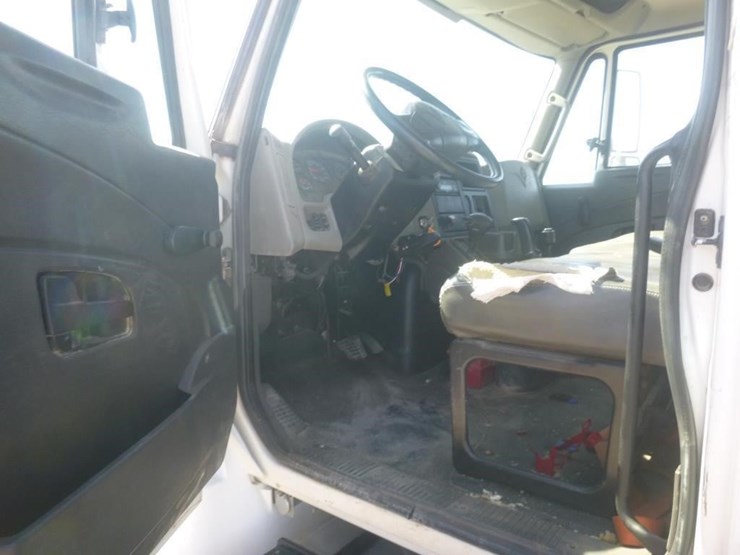 2016-international-durastar-4300-image-13