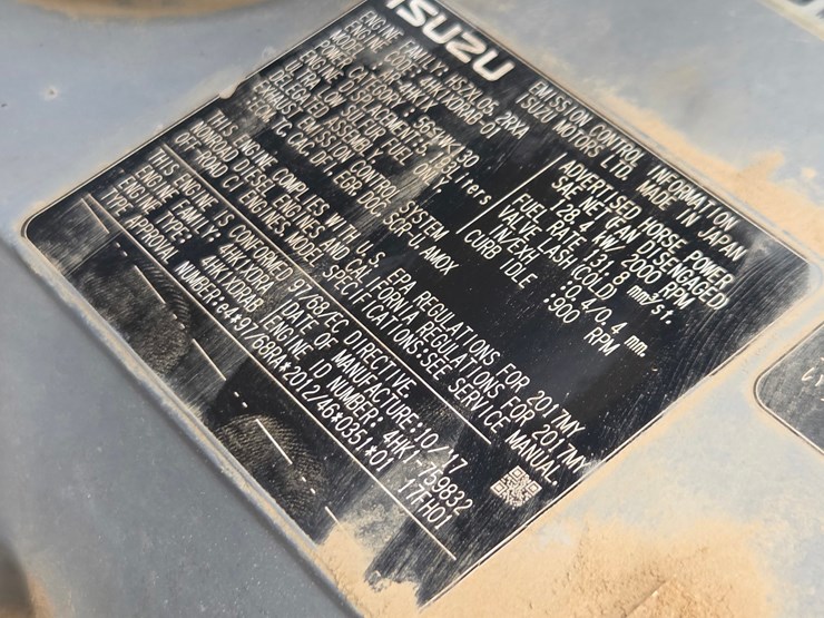 2017-deere-245g-lc-image-35