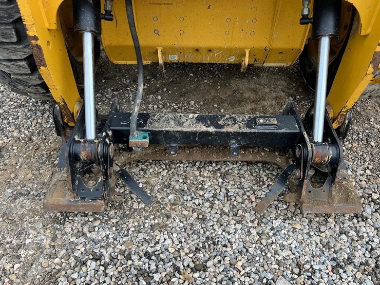 2018-caterpillar-262d-image-9