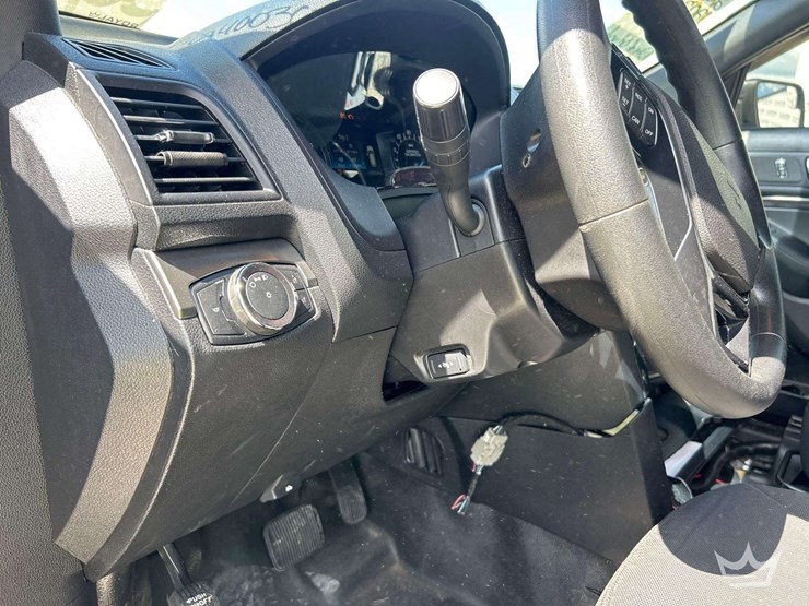 2018-ford-explorer-image-14