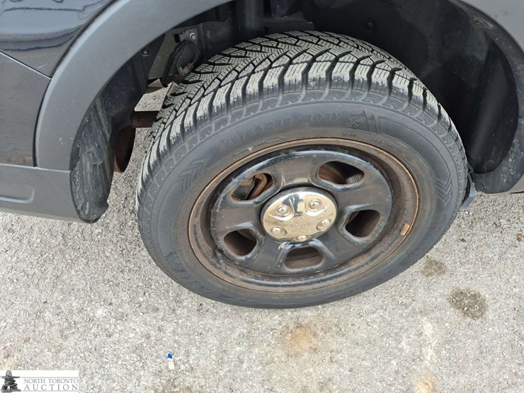 2019-ford-explorer-image-26