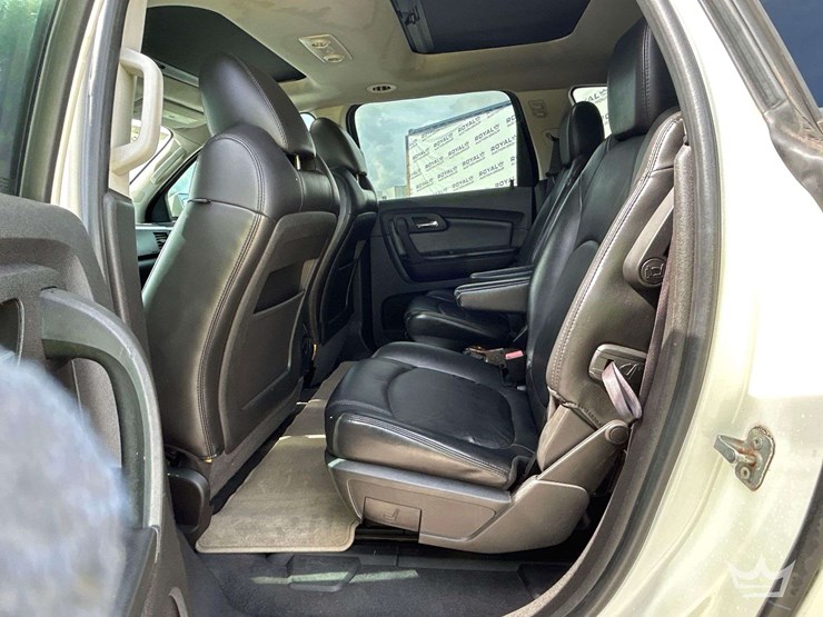 2012-chevrolet-traverse-image-21