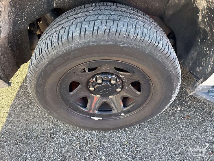 2019-chevrolet-tahoe-image-24