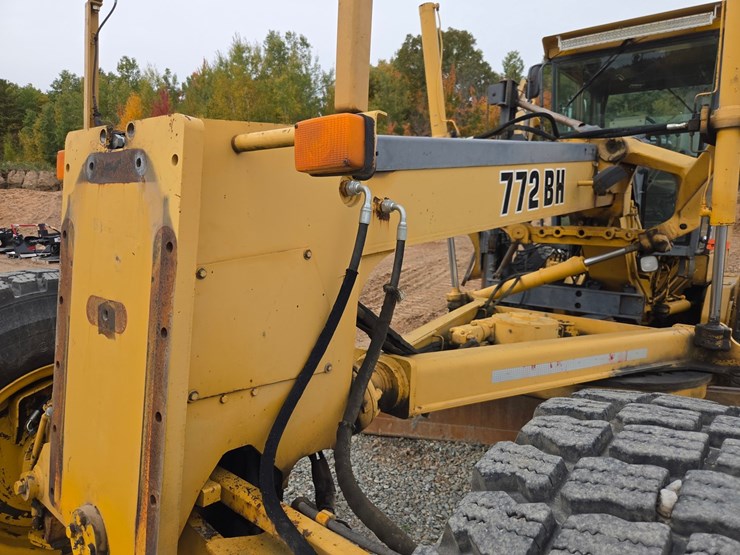 deere-772bh-image-11
