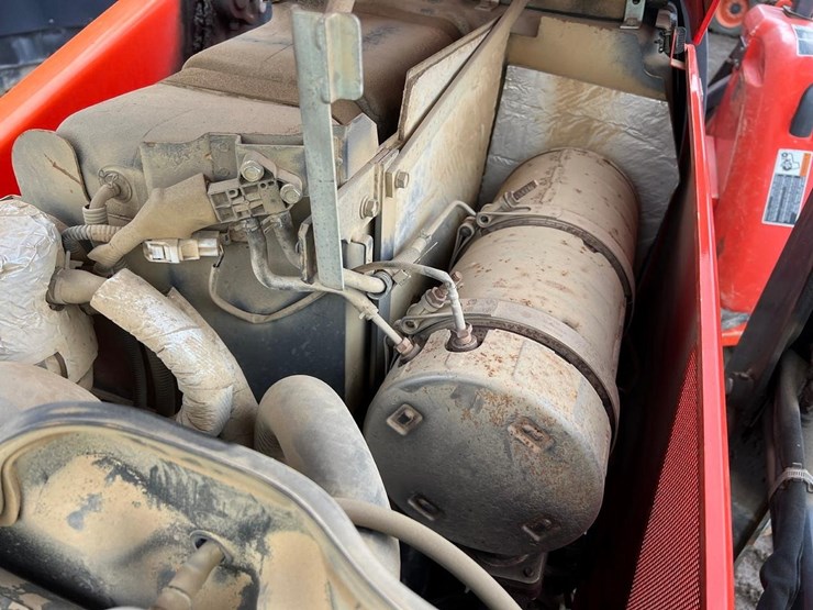 2017-kubota-l47-image-24