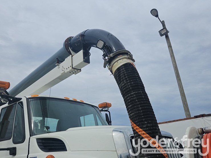 2012-vactor-2100-image-66