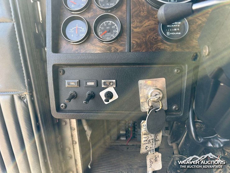 kenworth-t800b-image-16