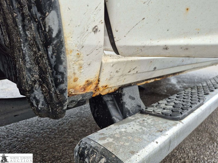 2014-dodge-3500-image-22
