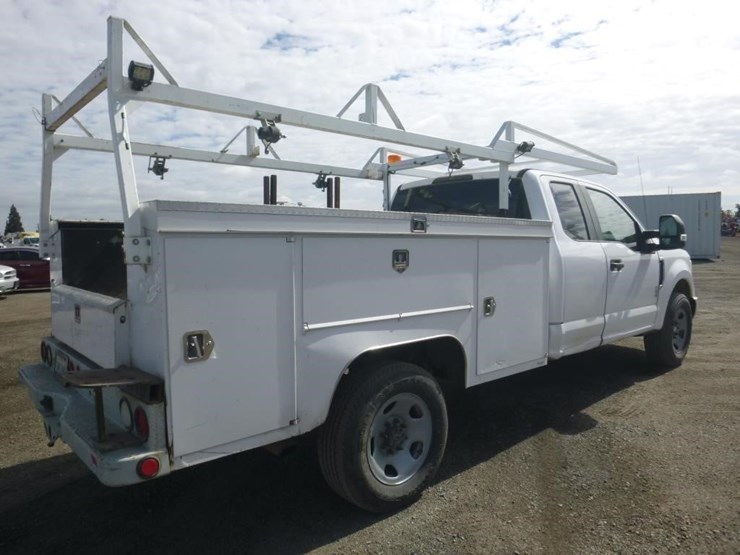 2018-ford-f350-image-3