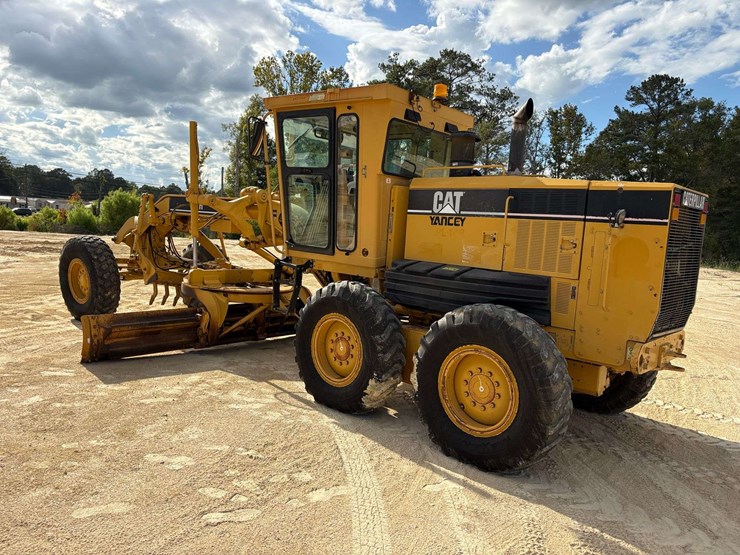 2001-caterpillar-12h-image-2