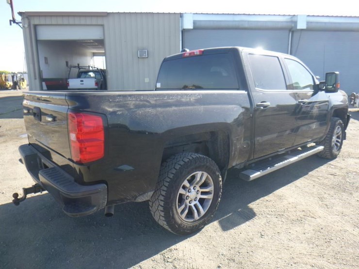 2017-chevrolet-1500-image-3