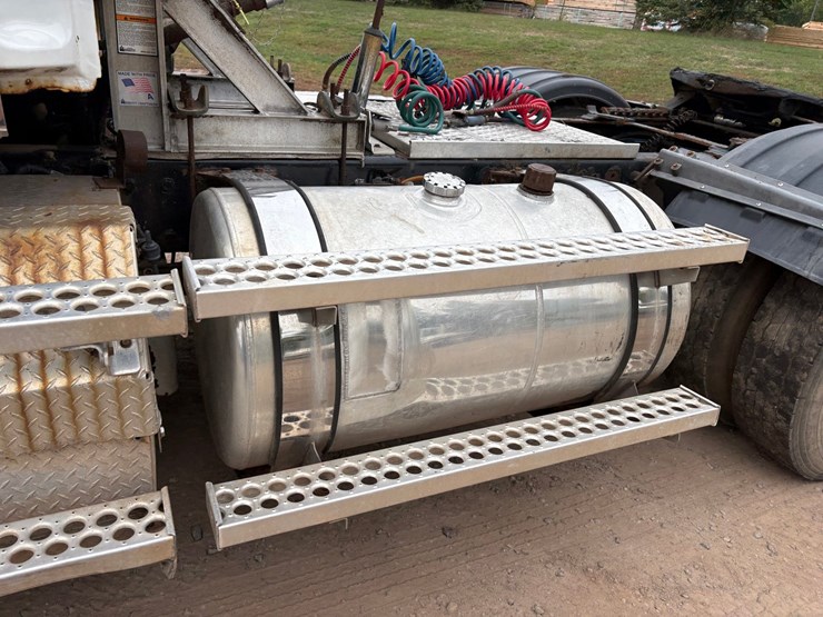 2013-western-star-4900sa-image-6