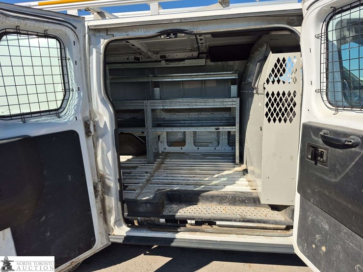 2015-ford-transit-image-14