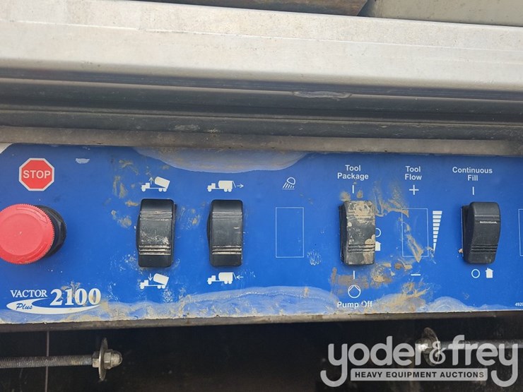 2012-vactor-2100-image-53