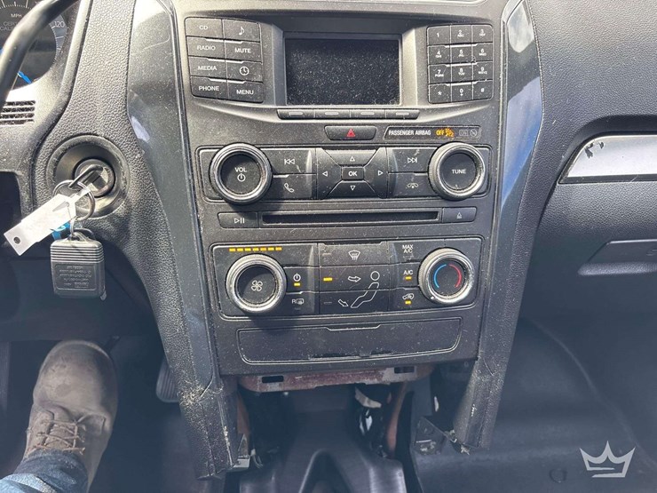 2018-ford-explorer-image-15