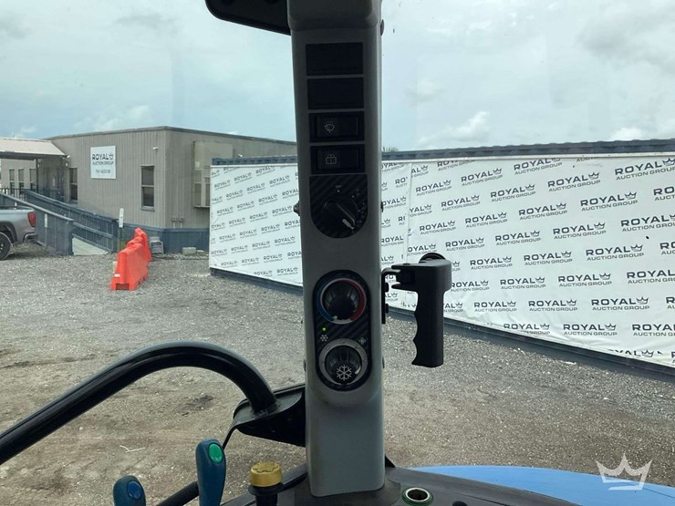 new-holland-t4.90-image-18