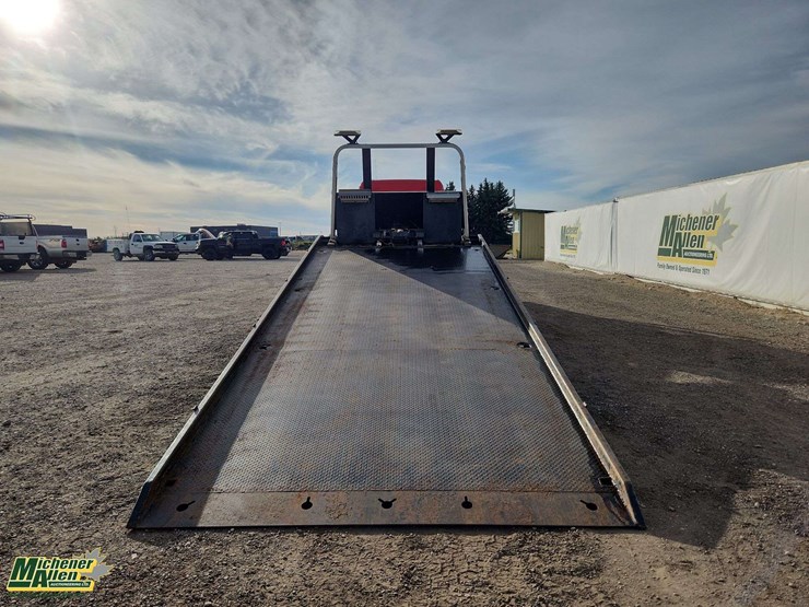 2014-freightliner-m2-106-image-15