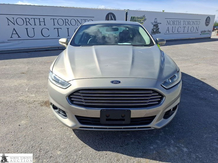 2016-ford-fusion-image-2