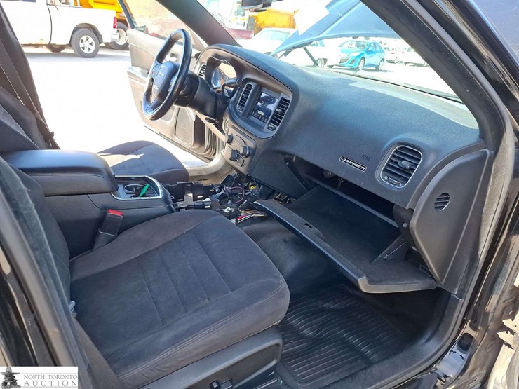 2019-dodge-charger-image-17