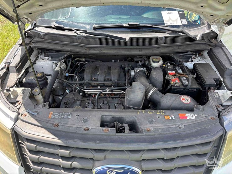 2016-ford-explorer-image-7