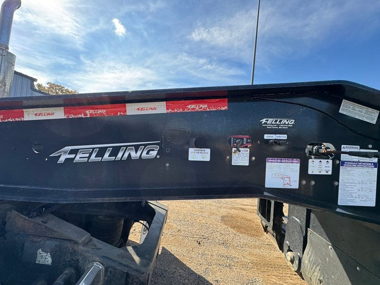 #1954-•-2016-felling-x-force-paver-special-lowboy-image-57