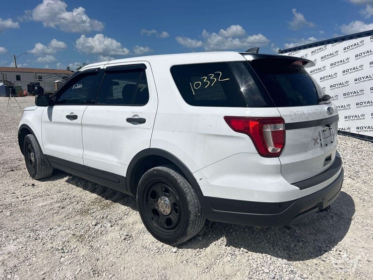 2018-ford-explorer-image-4