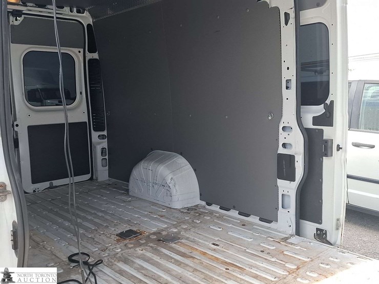 non-operable-2017-ram-promaster-cargo-van-image-17