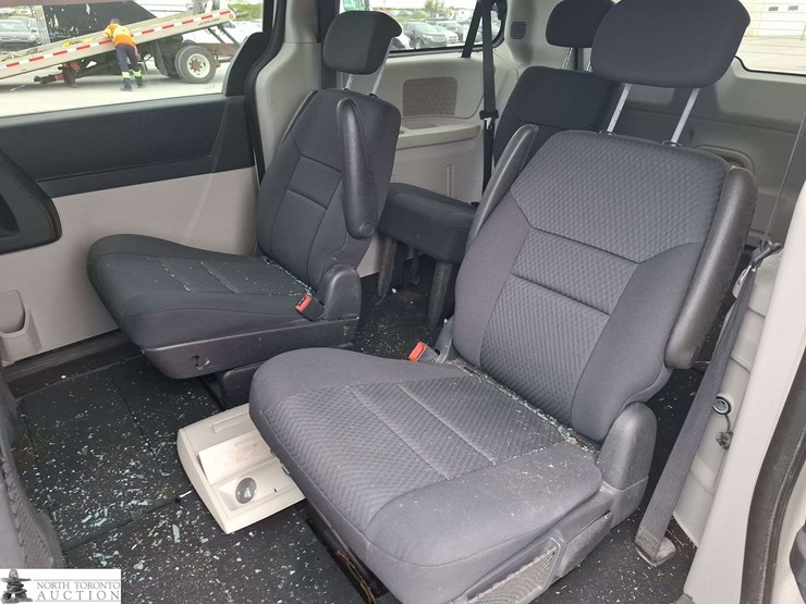 2010-dodge-grand-caravan-se-image-12
